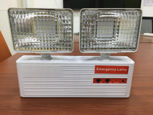 Luz de emergencia de seguridad de cabezas gemelas recargables LED